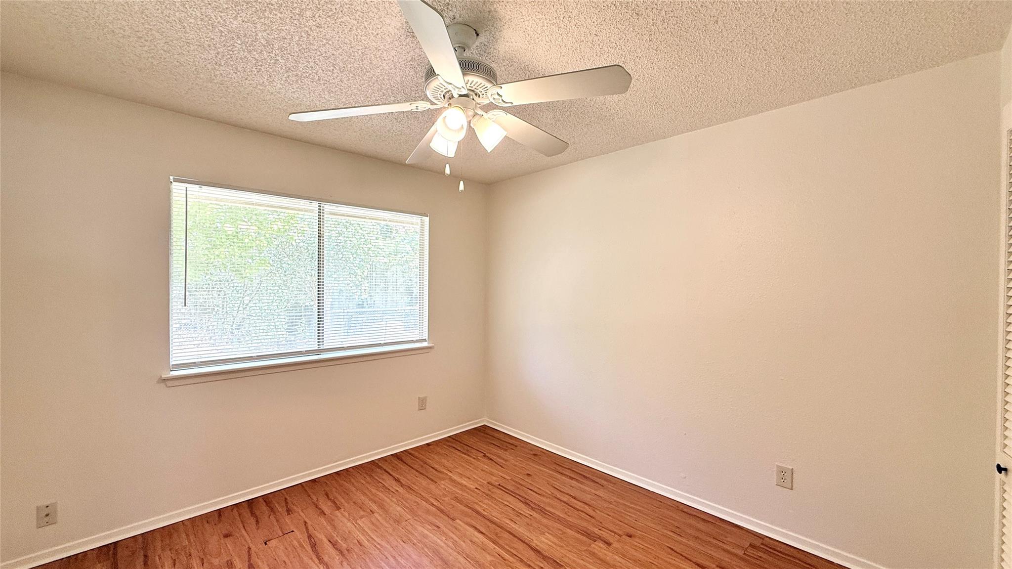 10105 Oak Hollow Dr Property Photo 12