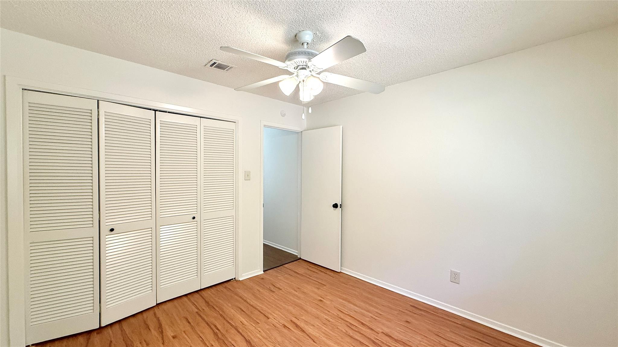10105 Oak Hollow Dr Property Photo 13