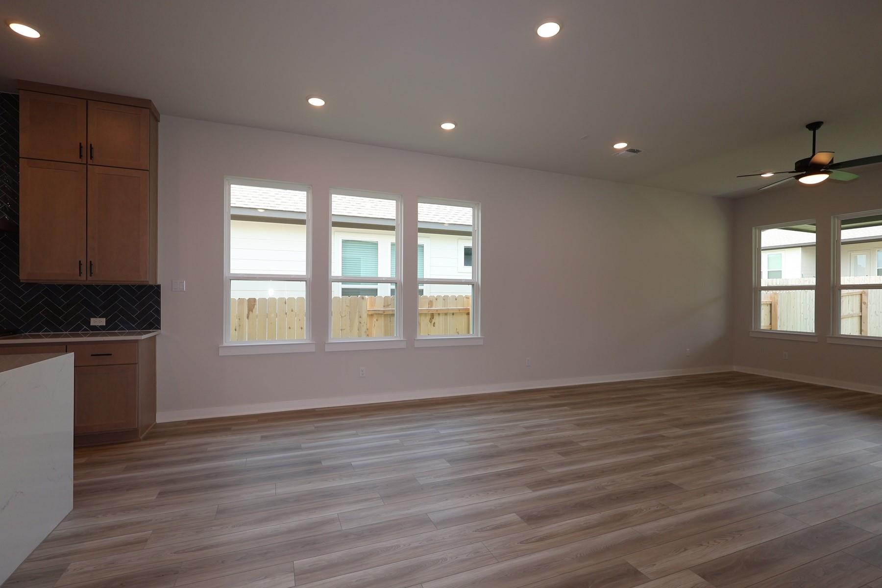 328 Marisol Bend None Property Photo 4