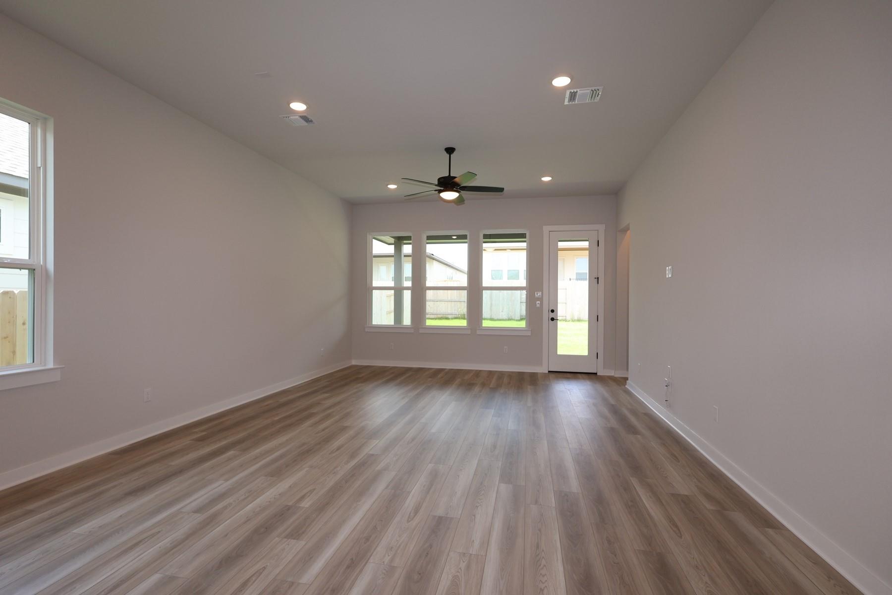 328 Marisol Bend None Property Photo 5