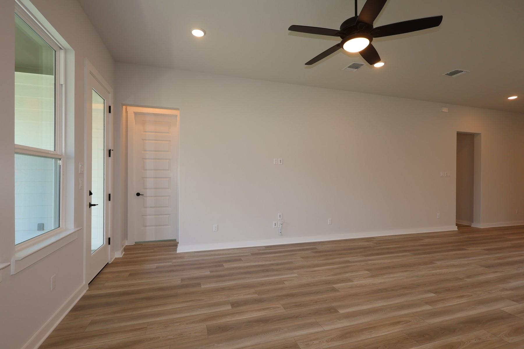328 Marisol Bend None Property Photo 10