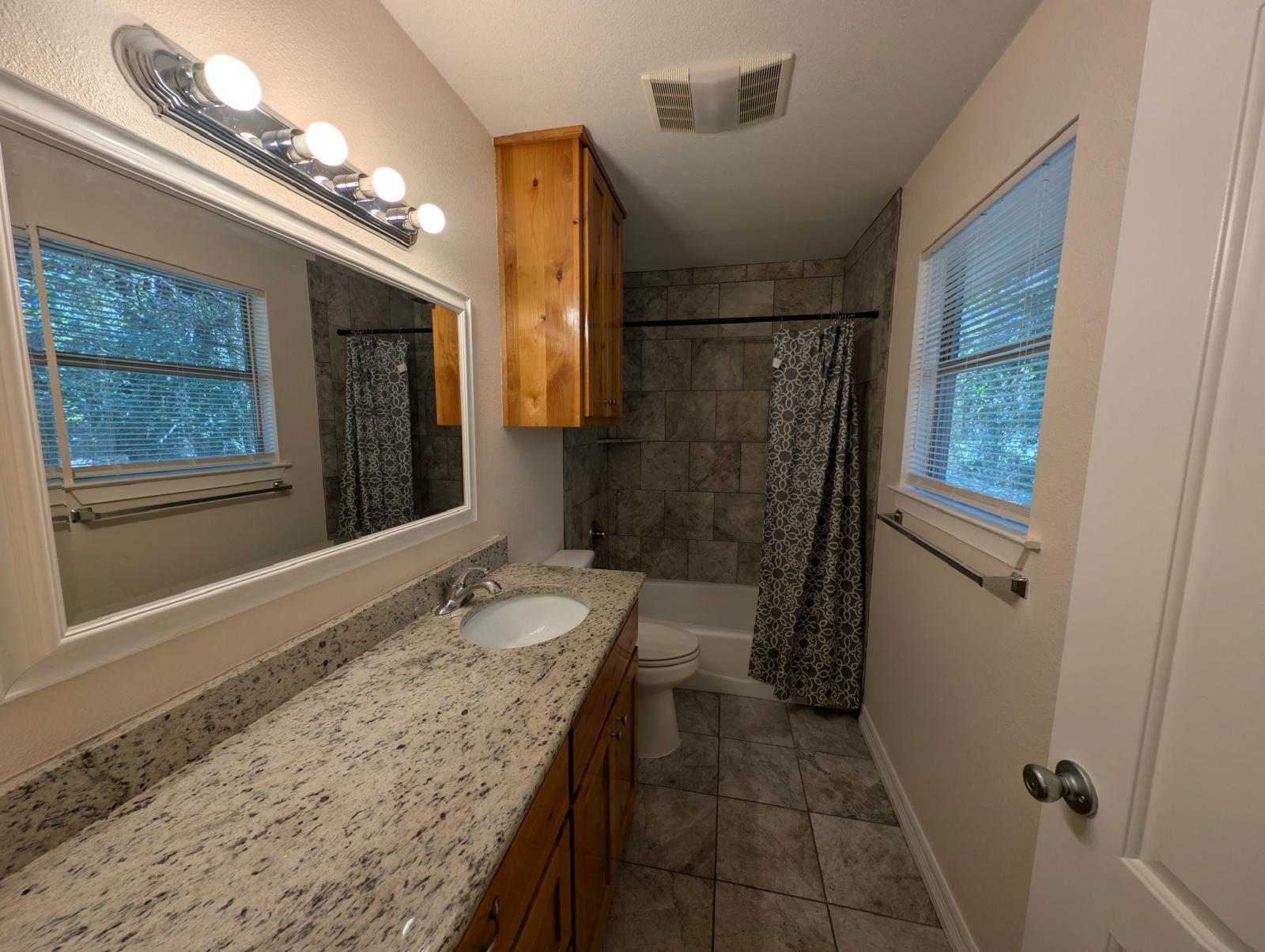 6202 Hudson Bend Rd Property Photo 9