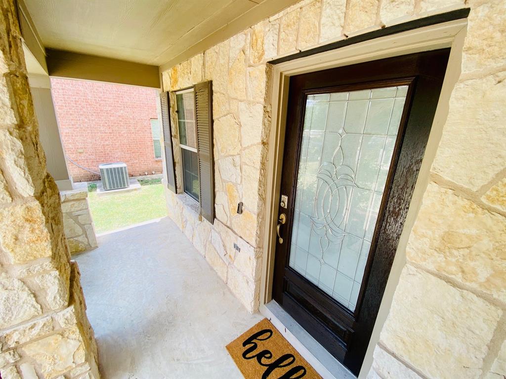 569 Travertine Trl Property Photo 3