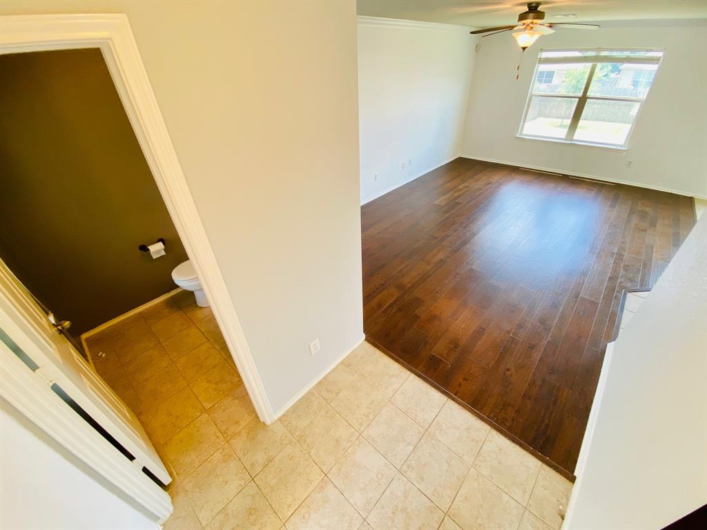 569 Travertine Trl Property Photo 4
