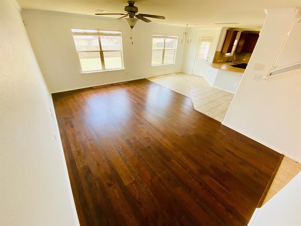 569 Travertine Trl Property Photo 6