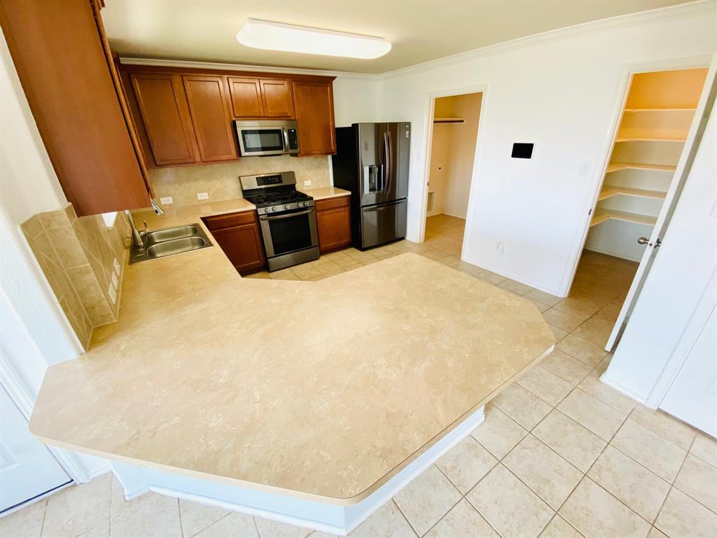 569 Travertine Trl Property Photo 10