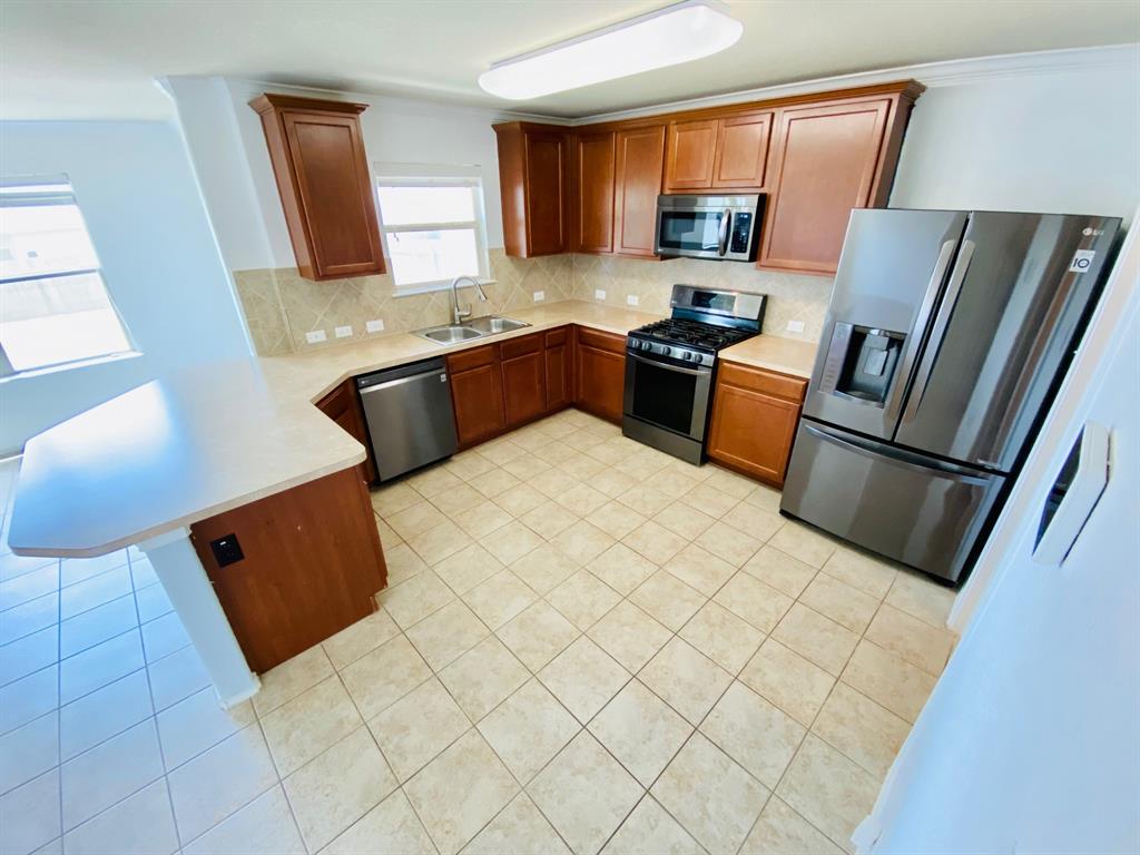 569 Travertine Trl Property Photo 12