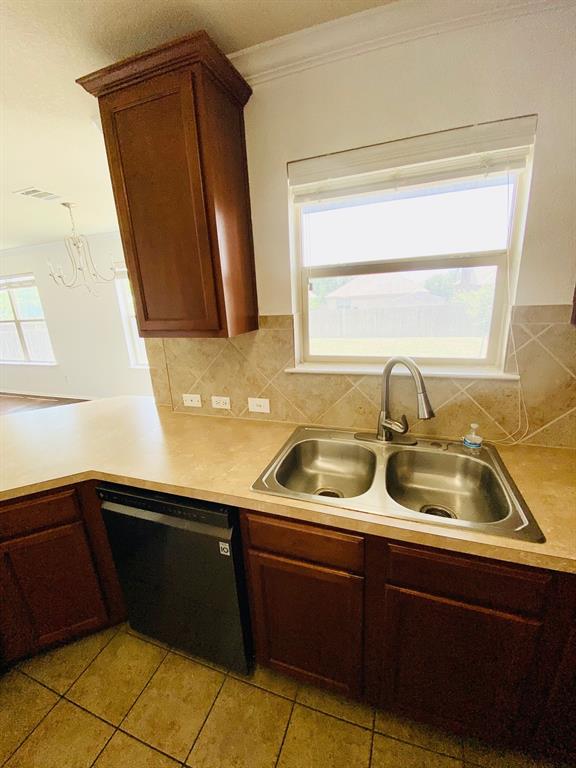 569 Travertine Trl Property Photo 13