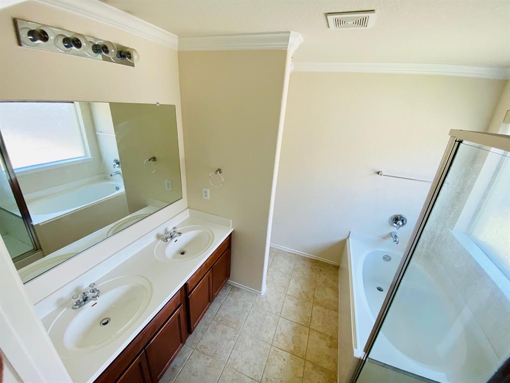 569 Travertine Trl Property Photo 22