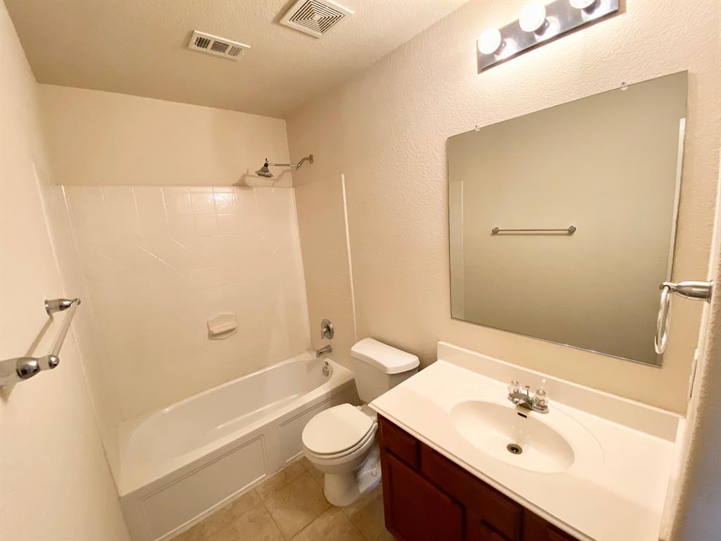 569 Travertine Trl Property Photo 28
