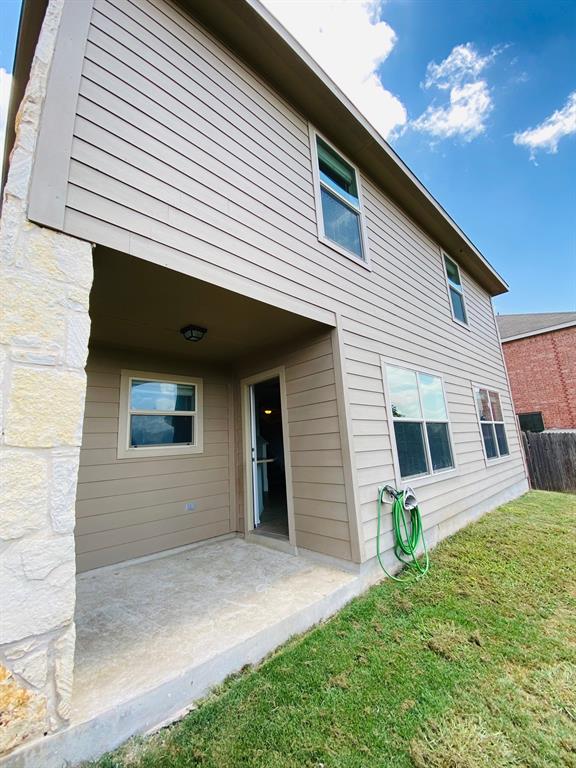 569 Travertine Trl Property Photo 31