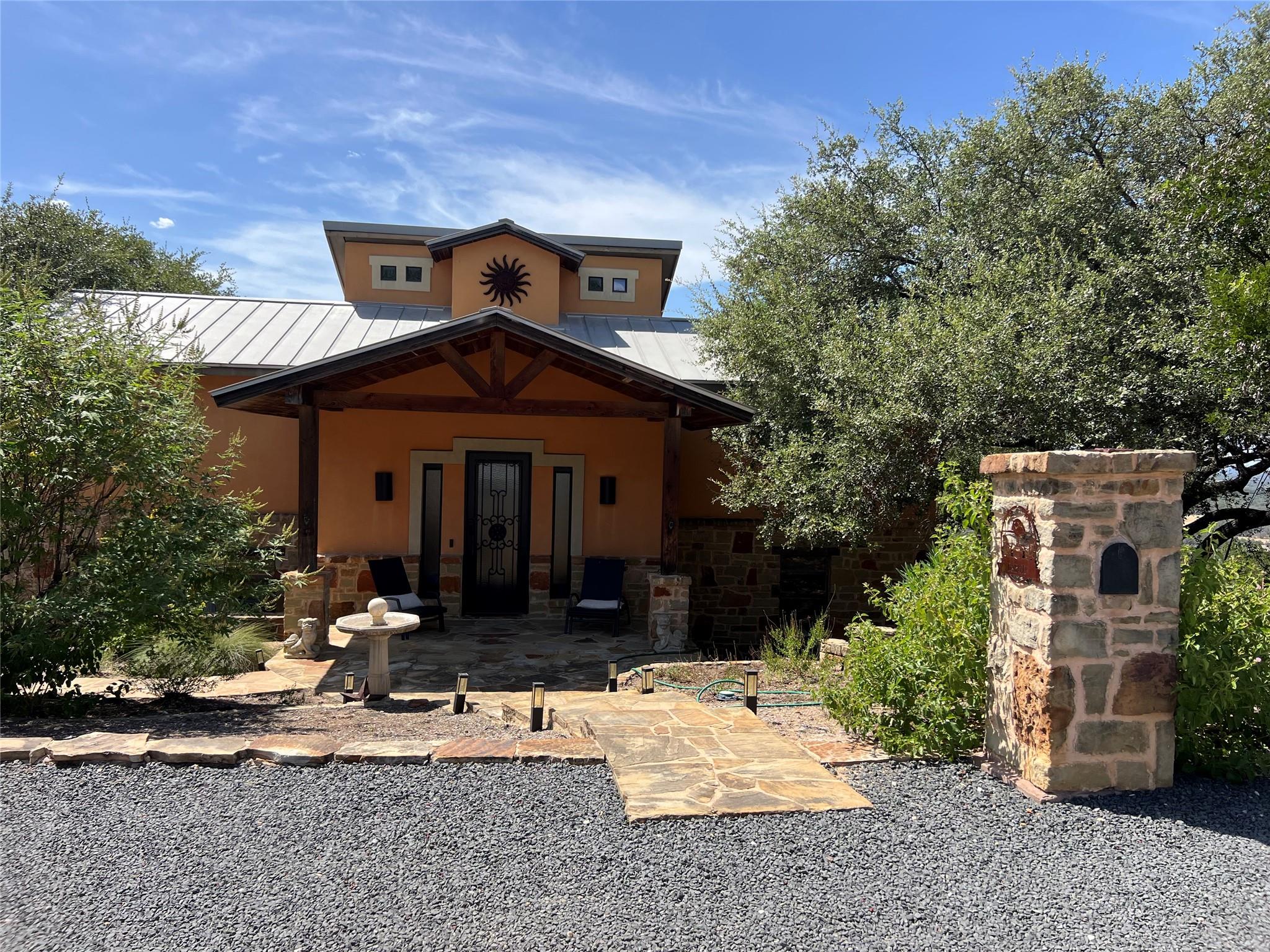 400 N Ronay Dr Property Photo 1