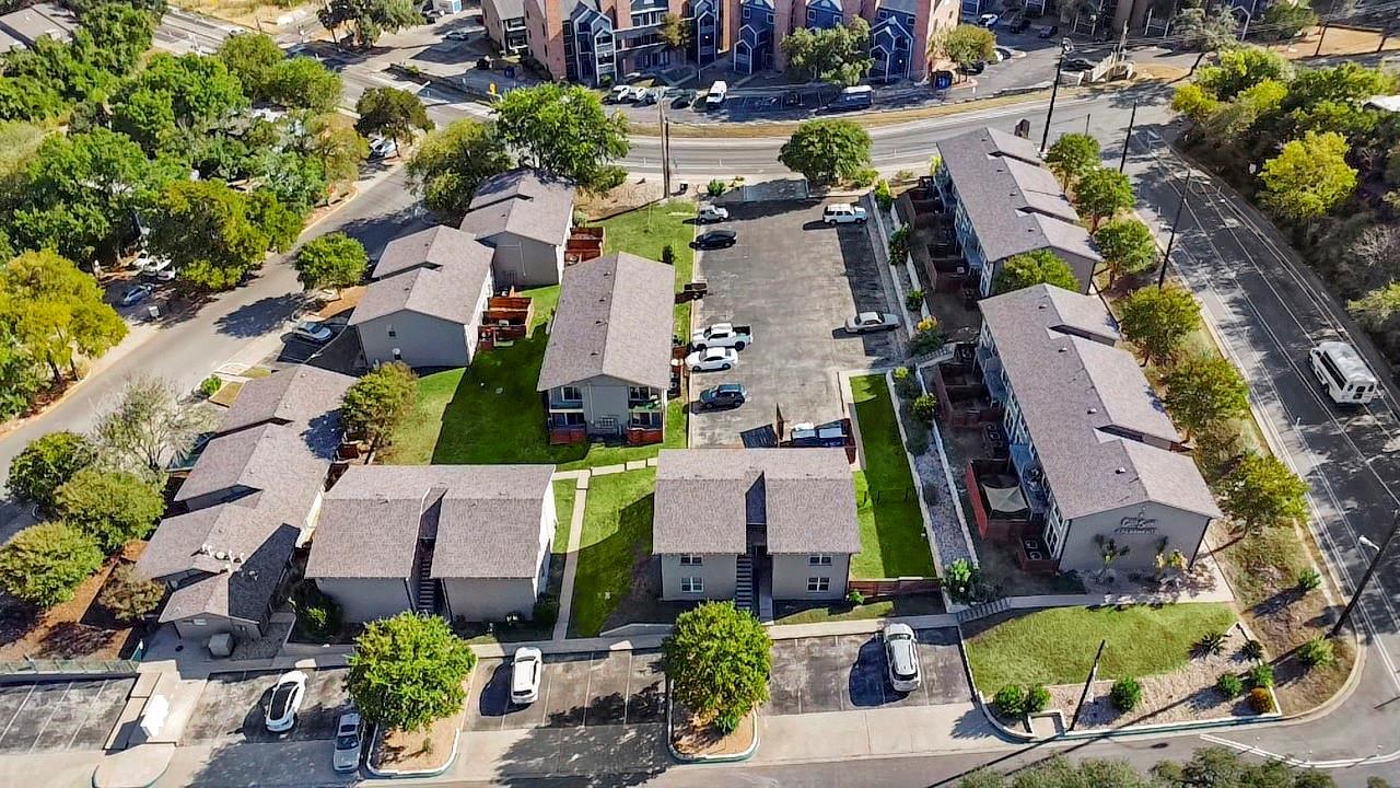 3819 Southway Dr #208 Property Photo 9