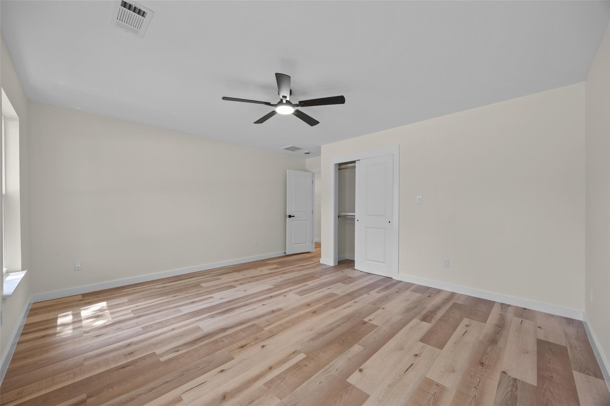705 Campbell St Property Photo 12