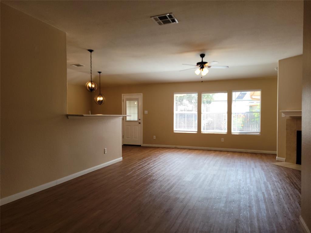 107 Fossil Trl Property Photo 2