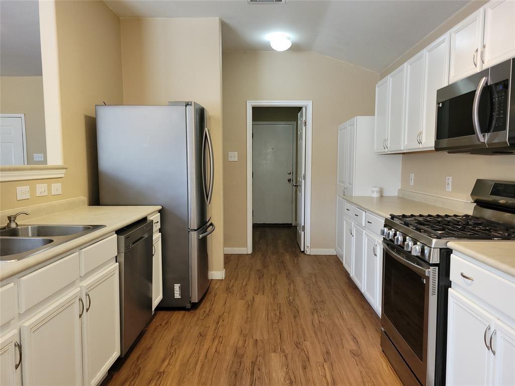 107 Fossil Trl Property Photo 7