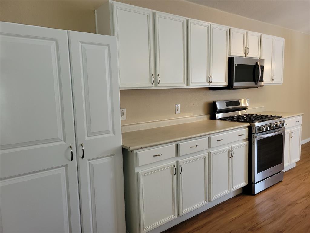 107 Fossil Trl Property Photo 8