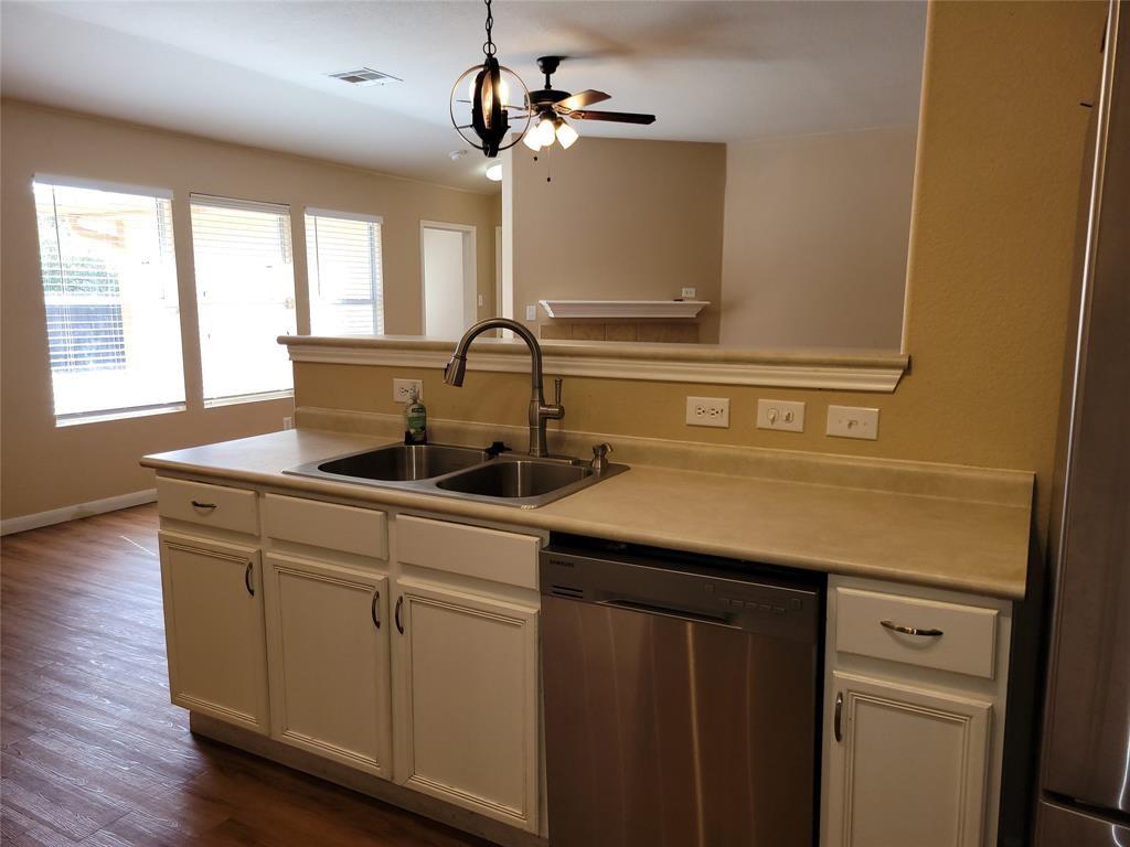 107 Fossil Trl Property Photo 9