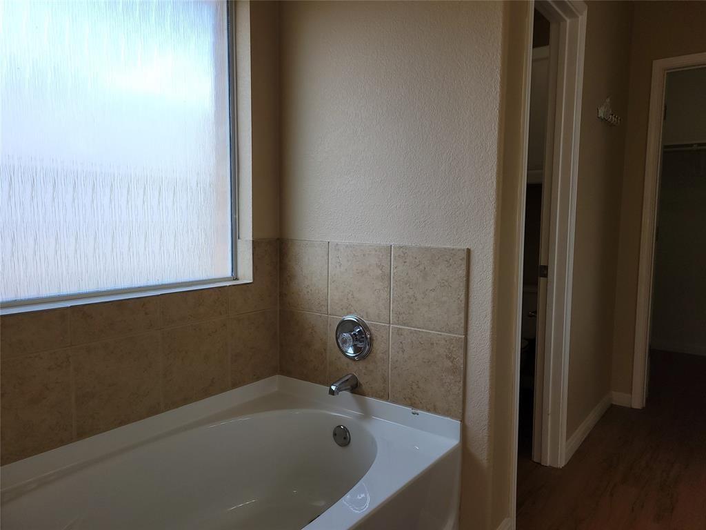 107 Fossil Trl Property Photo 15