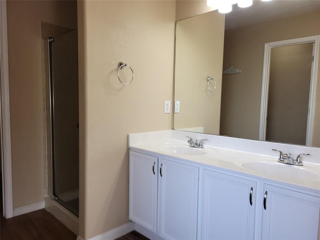 107 Fossil Trl Property Photo 16