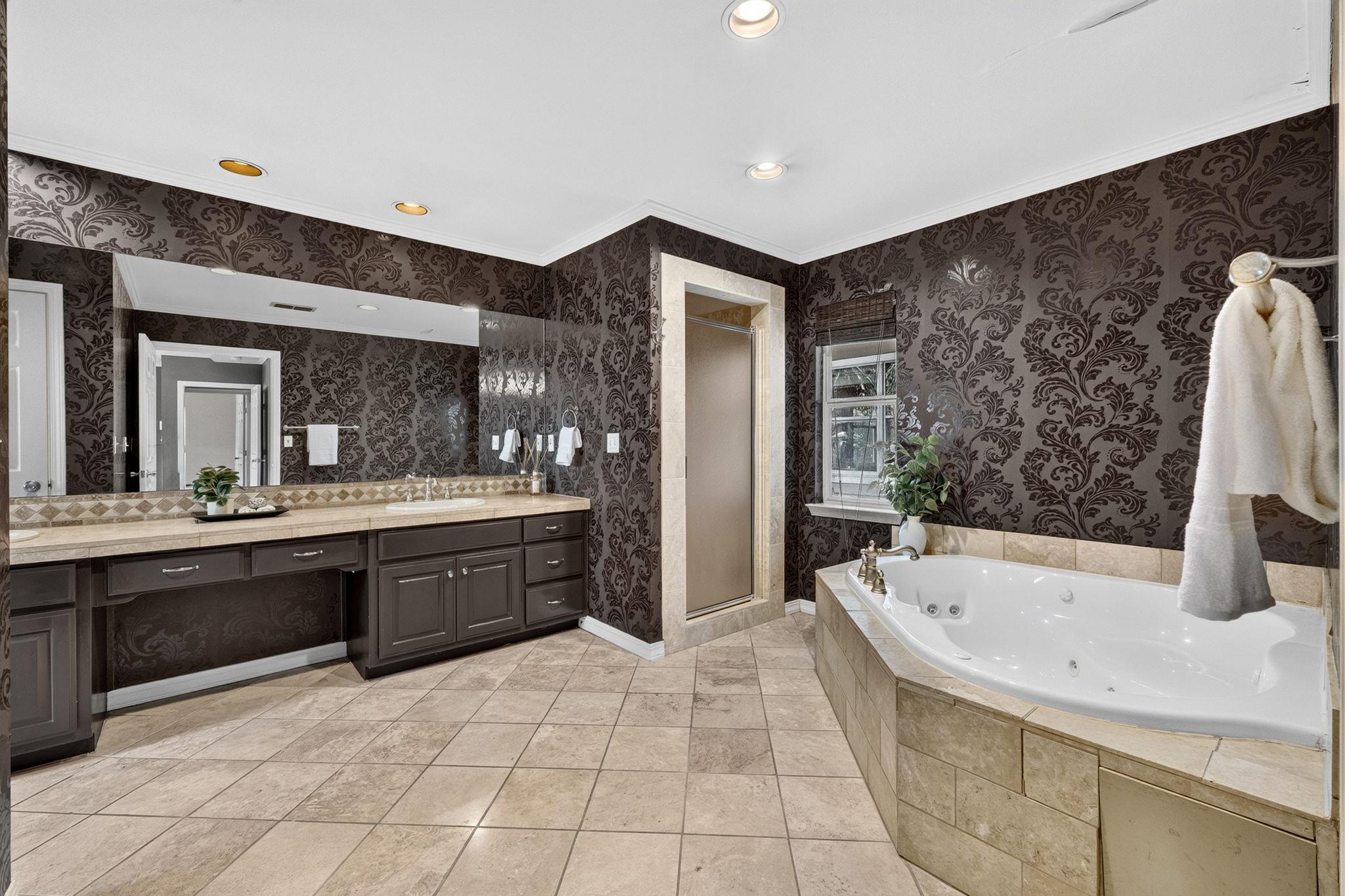 4702 Chiappero Trl Property Photo 16
