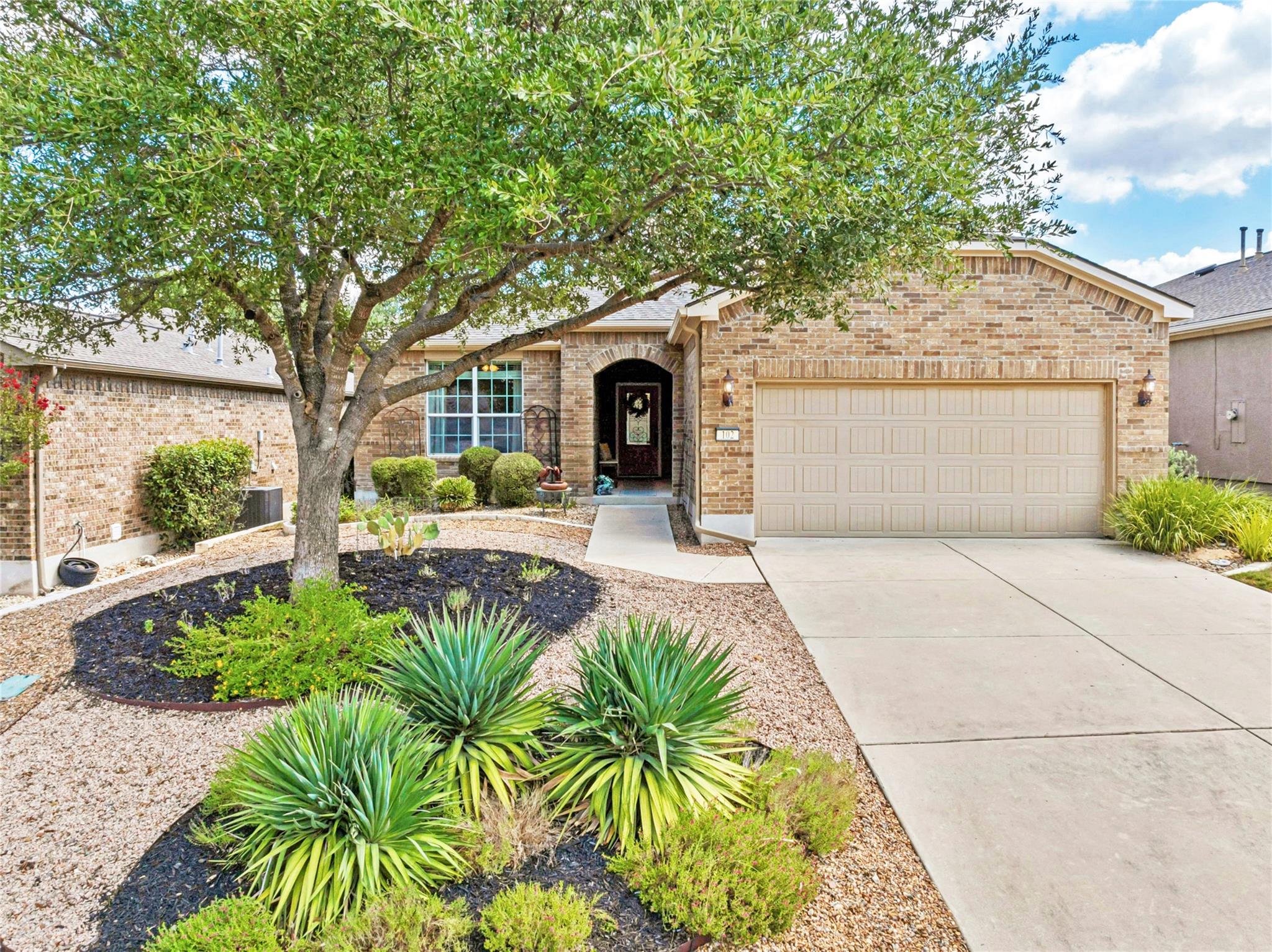 102 Trinity Ln Property Photo 1