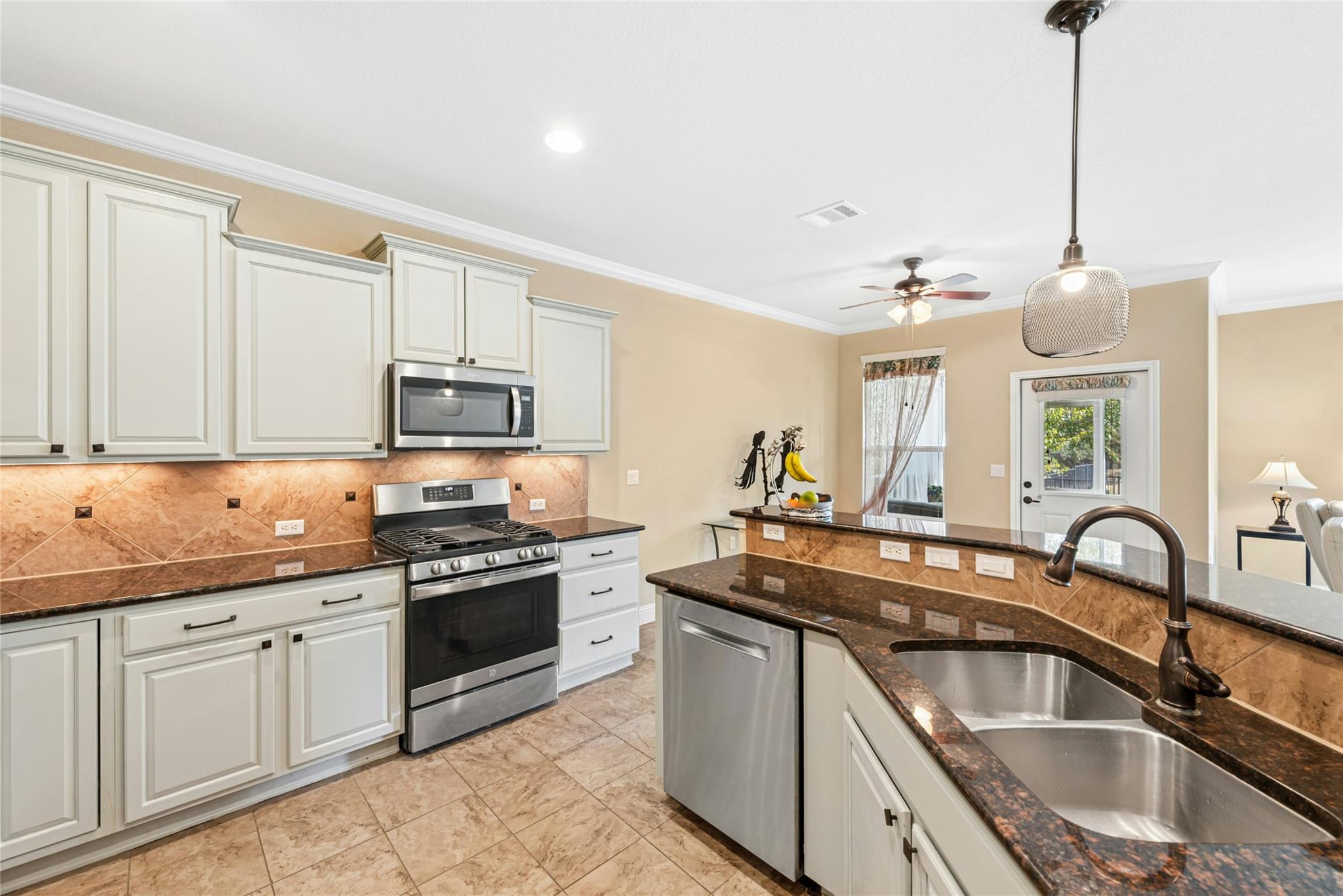 102 Trinity Ln Property Photo 14