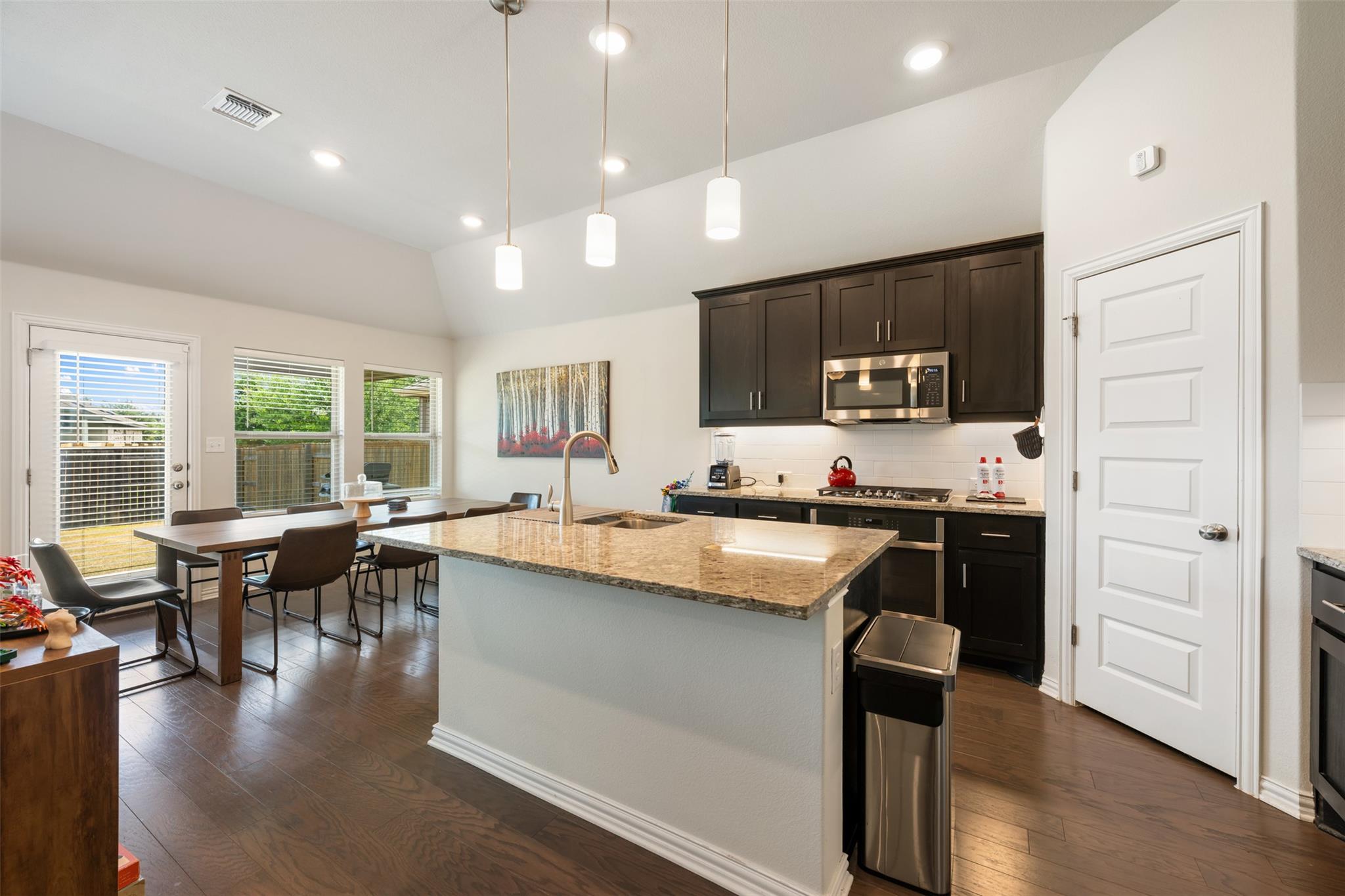 303 Cold River Run Property Photo 8