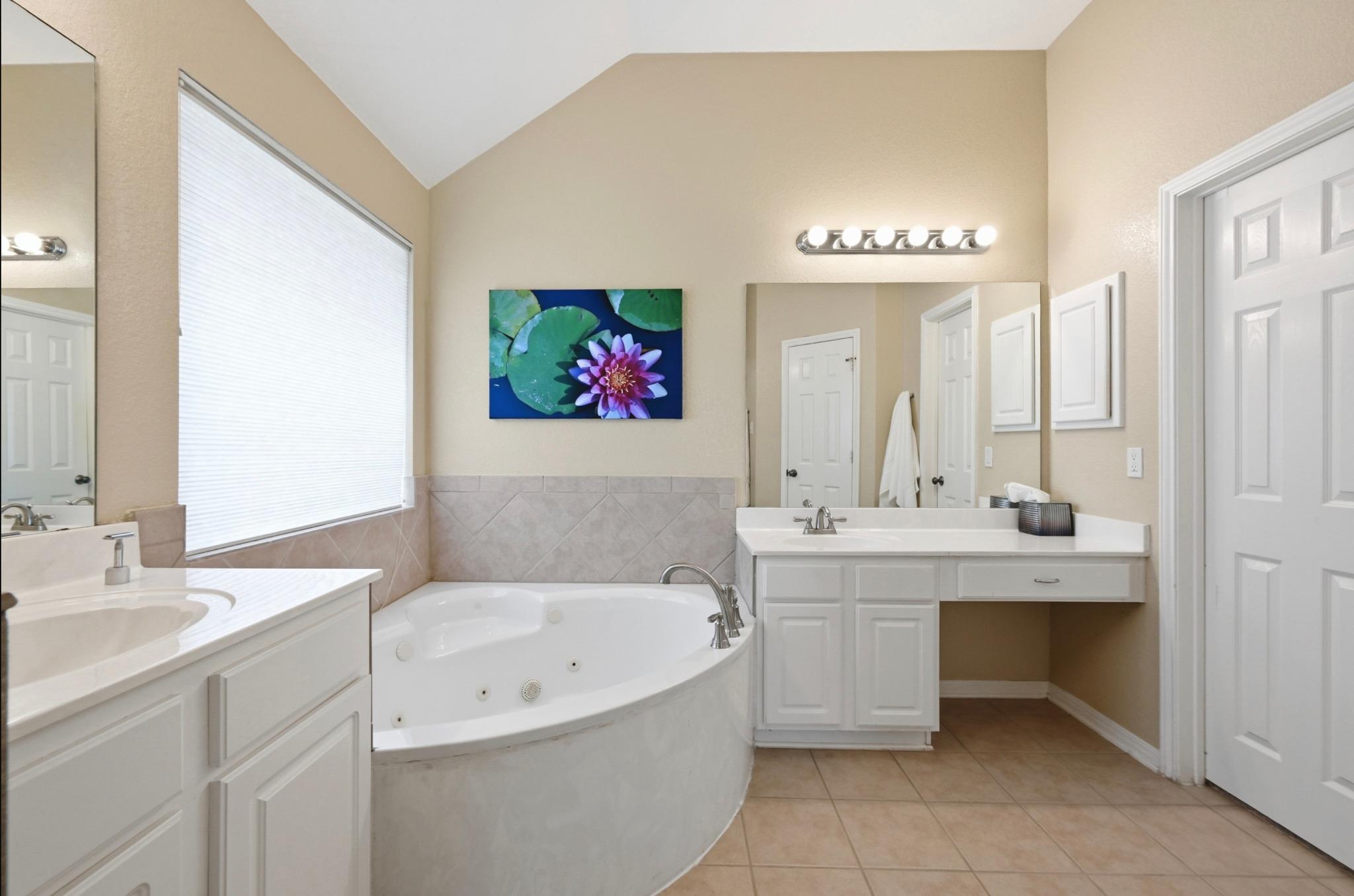 12909 Majestic Oaks Dr Property Photo 23