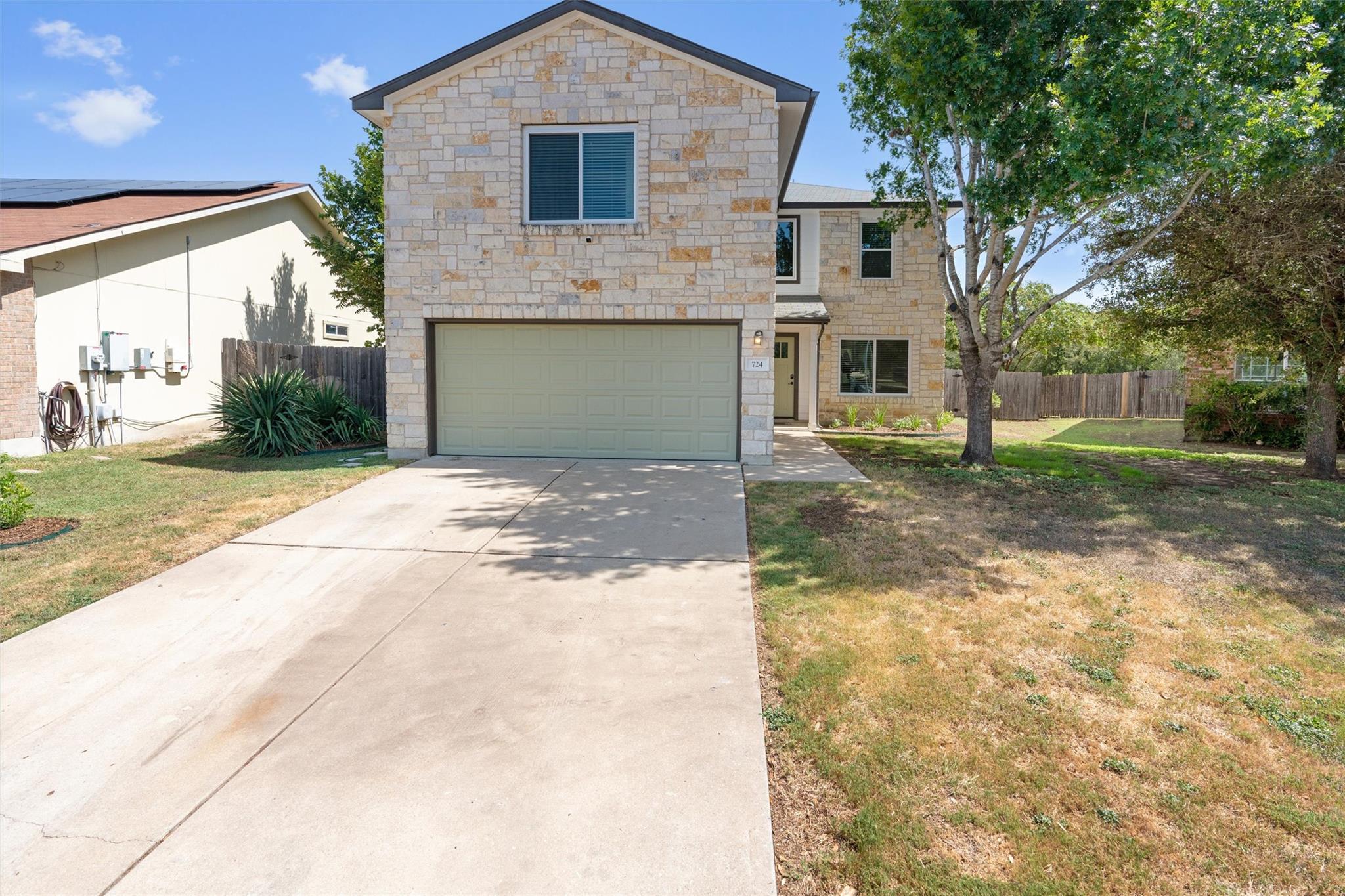 724 Lavaca Loop Property Photo 1