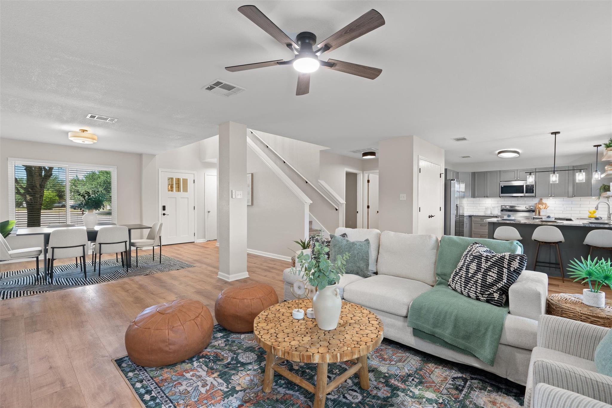 724 Lavaca Loop Property Photo 8