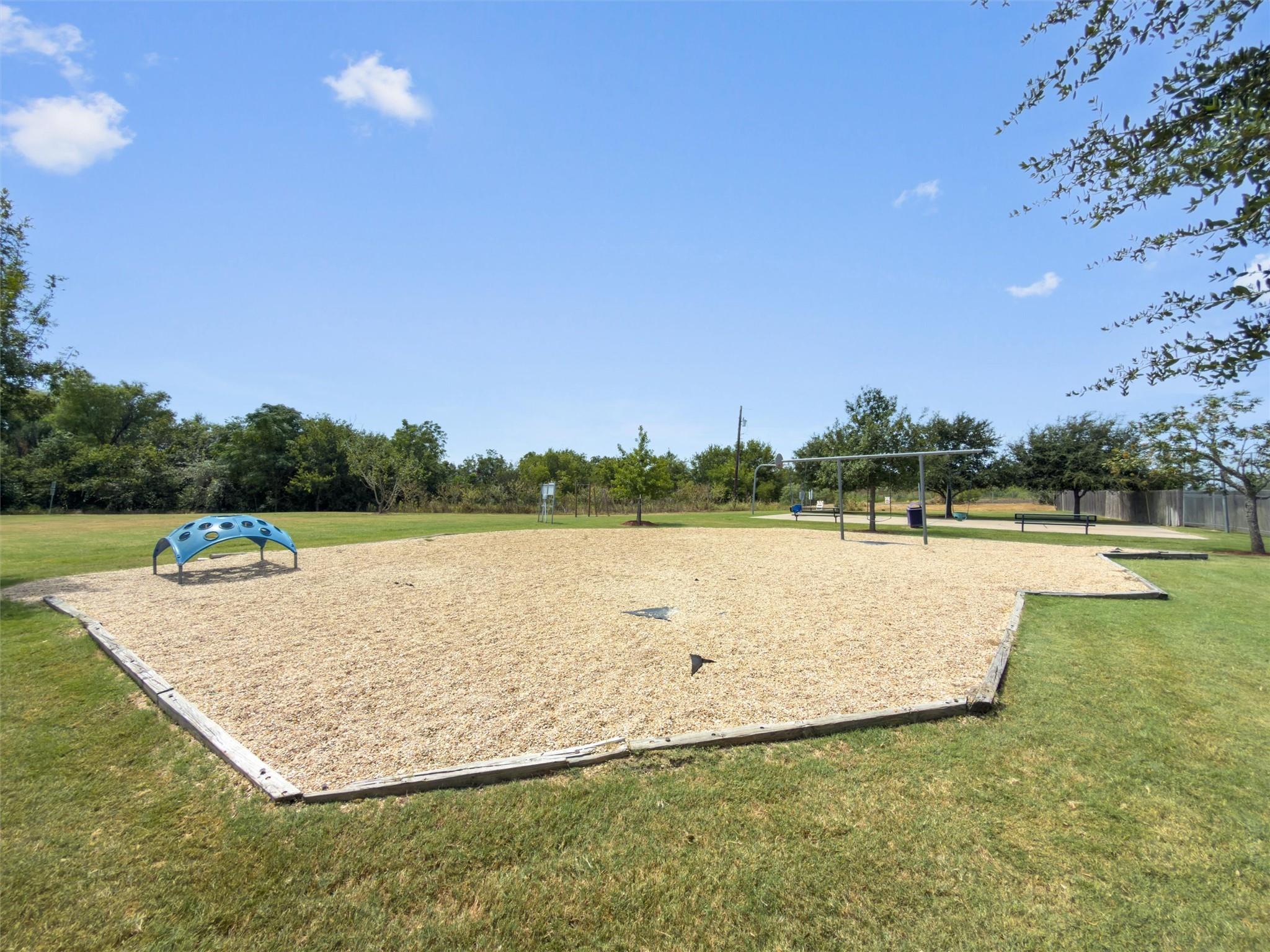 724 Lavaca Loop Property Photo 39