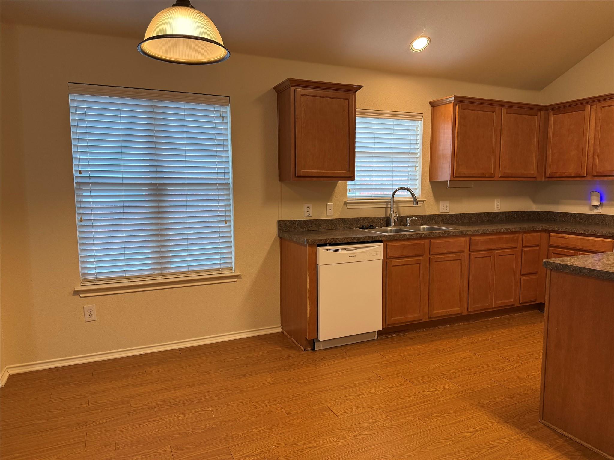 1341 Rainbow Parke Dr Property Photo 5