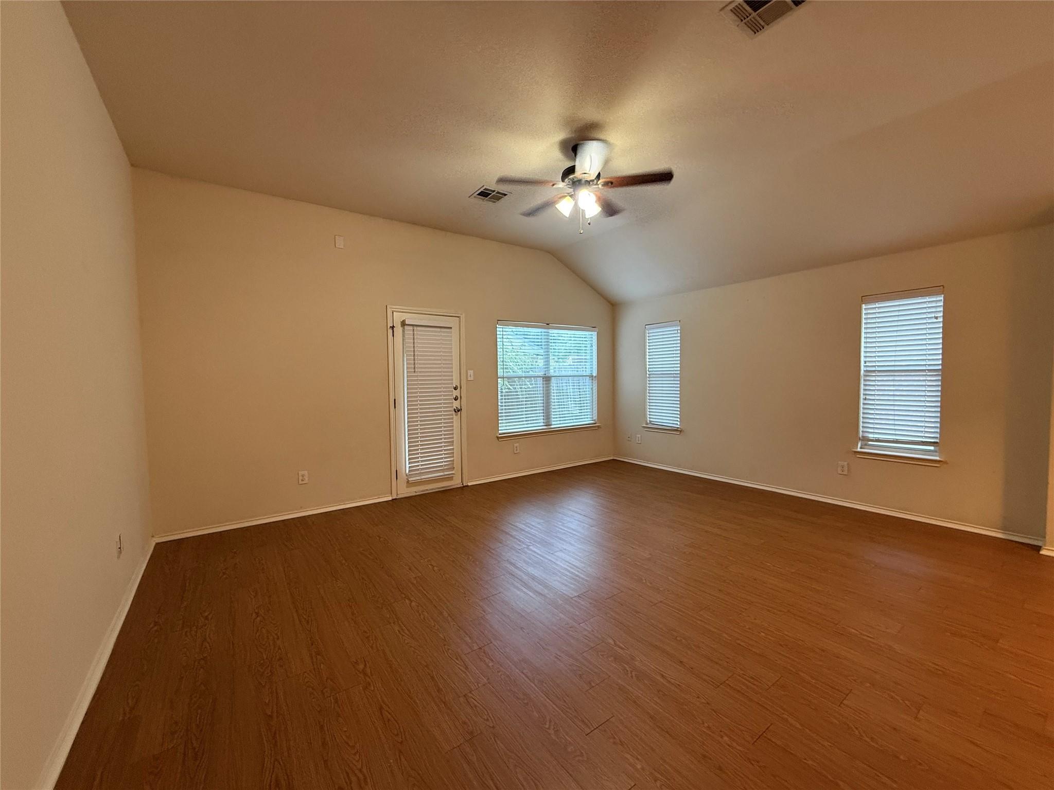 1341 Rainbow Parke Dr Property Photo 7