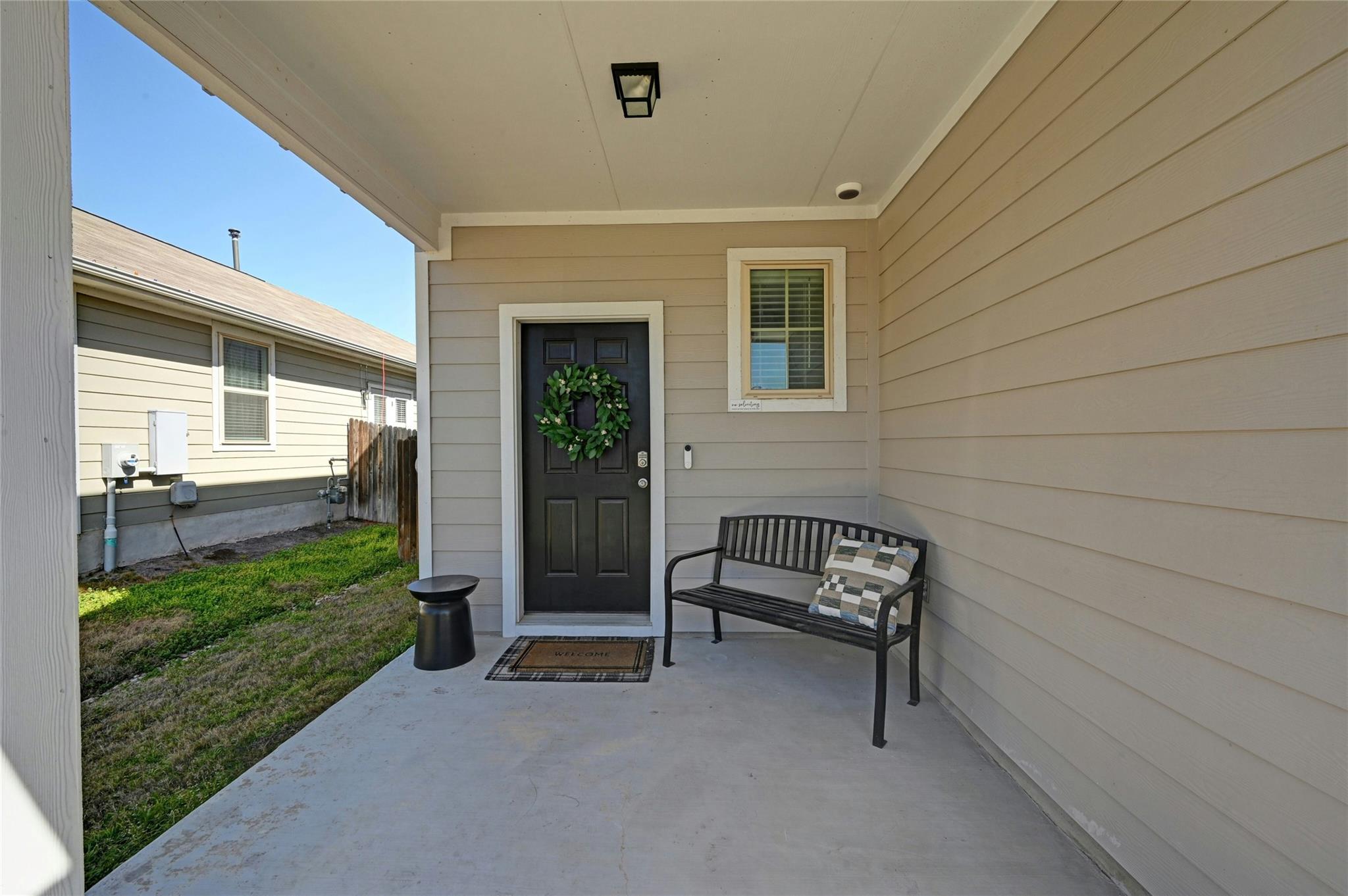 449 Triumph Rd Property Photo 4