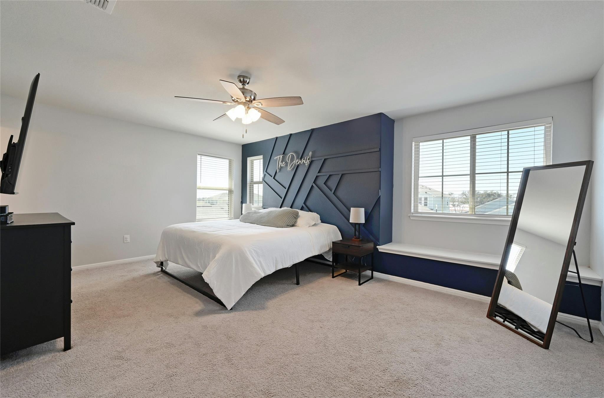 449 Triumph Rd Property Photo 14
