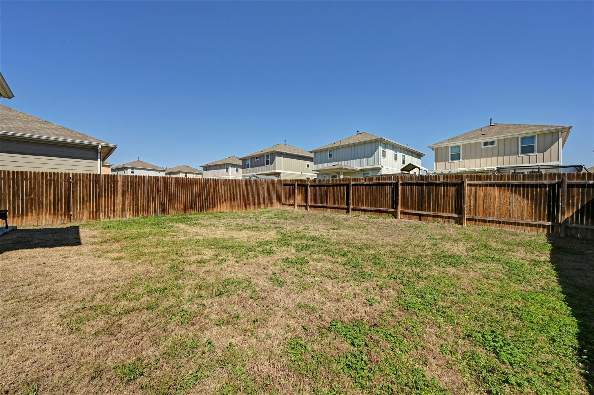 449 Triumph Rd Property Photo 22