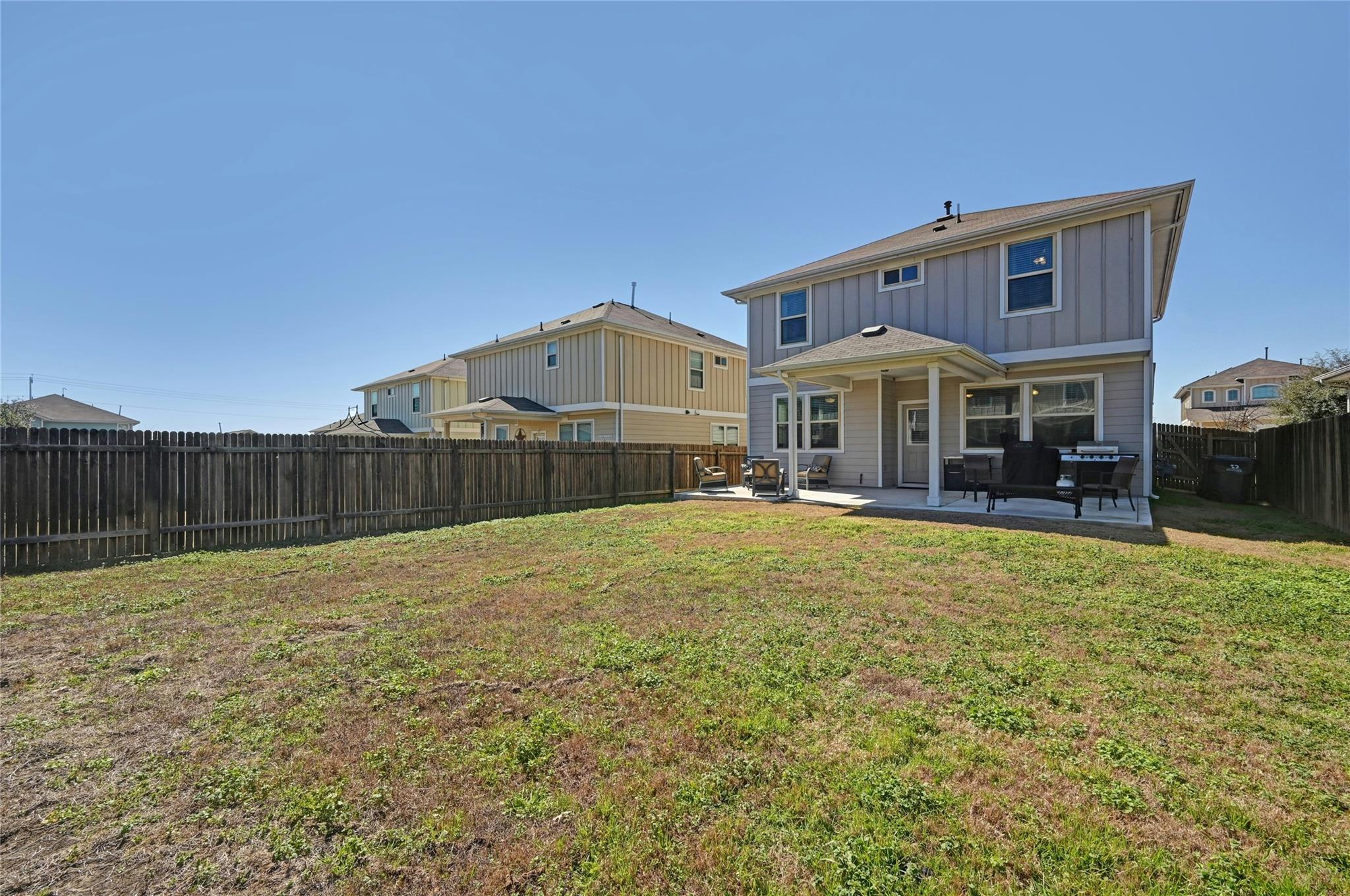 449 Triumph Rd Property Photo 25