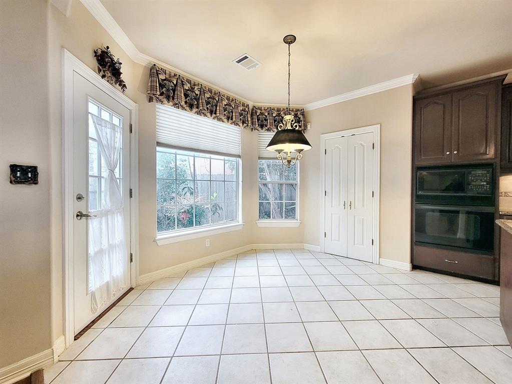 10526 Grand Oak Cir Property Photo 9