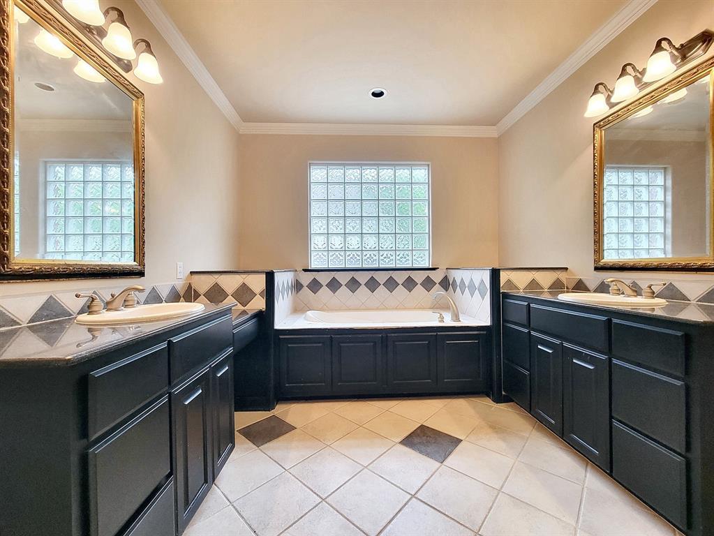 10526 Grand Oak Cir Property Photo 16