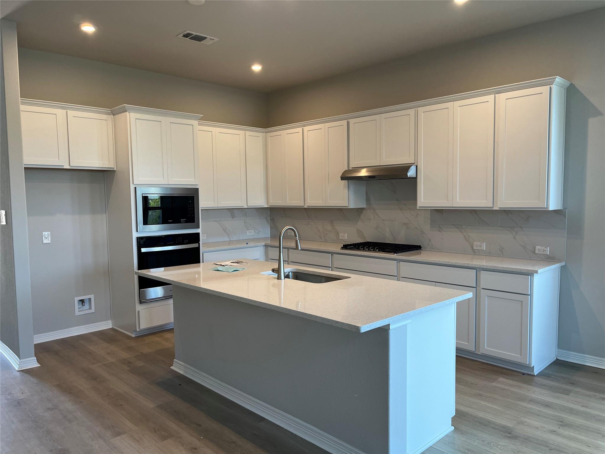 1141 Silver Dollar Trl Property Photo 2