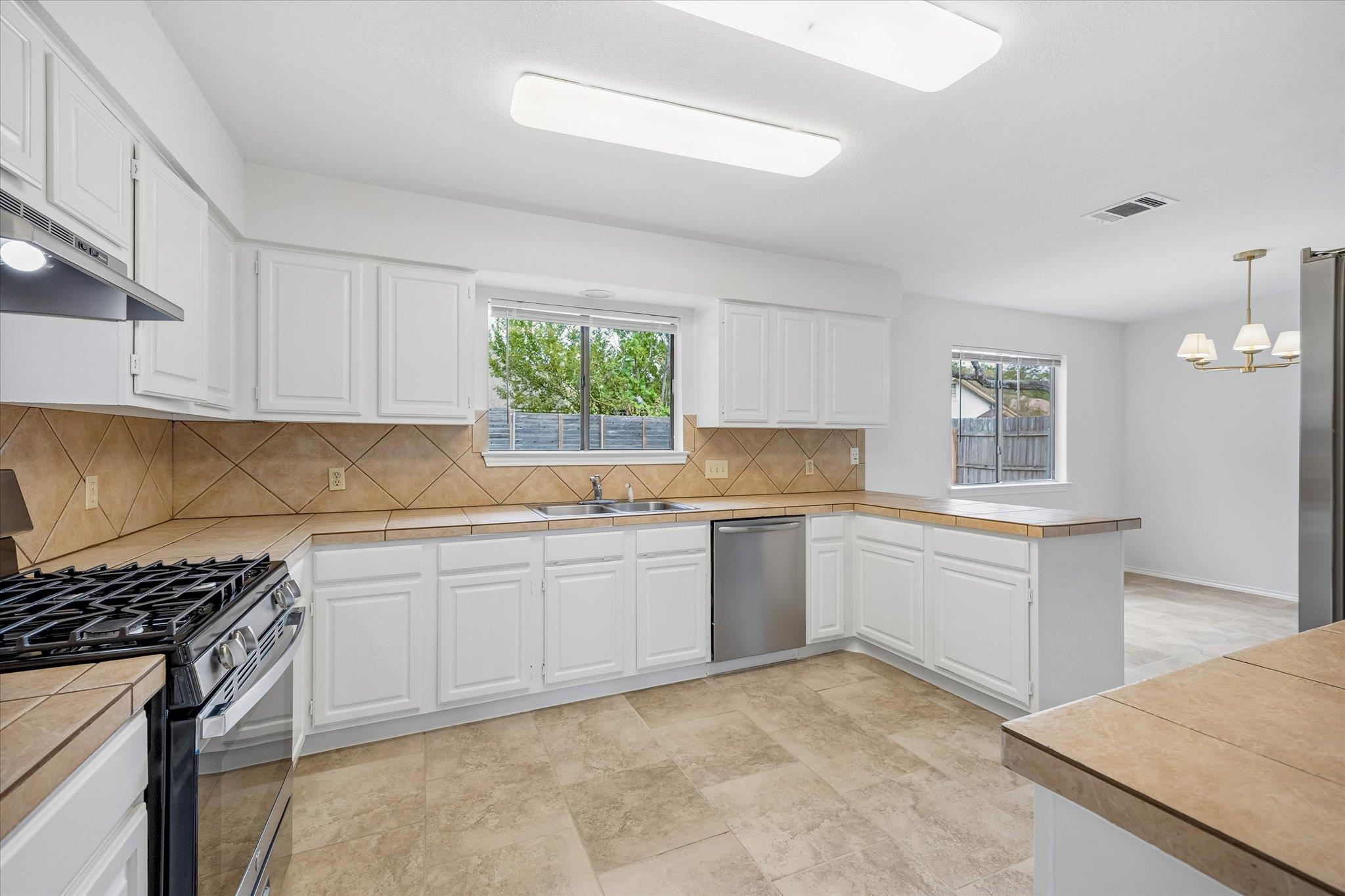 6700 Shiner St Property Photo 11
