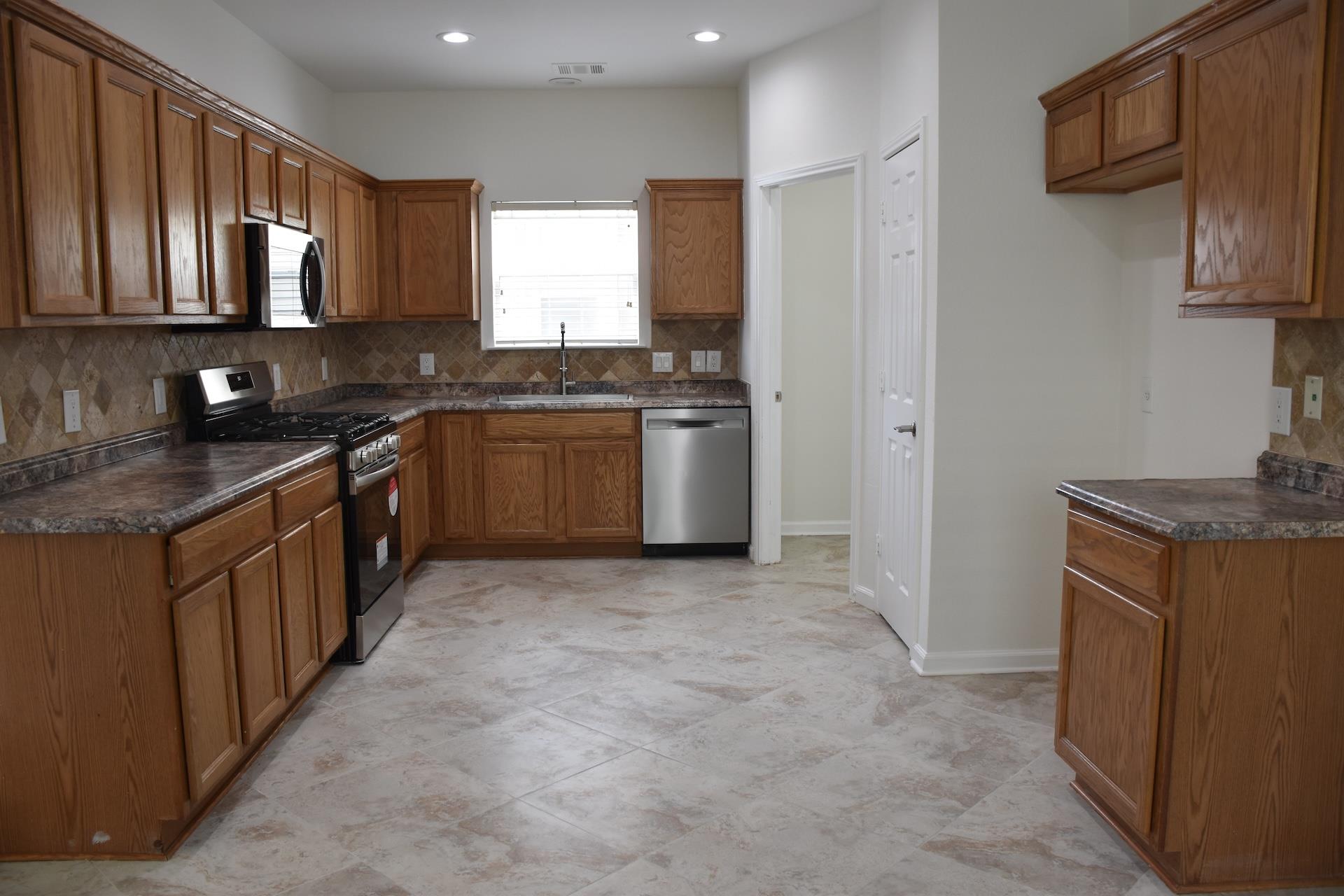 1205 Rawhide Trl Property Photo 6