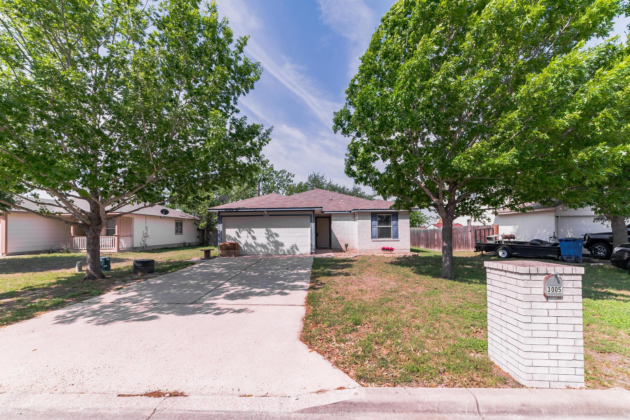 3005 Tyler Ln Property Photo