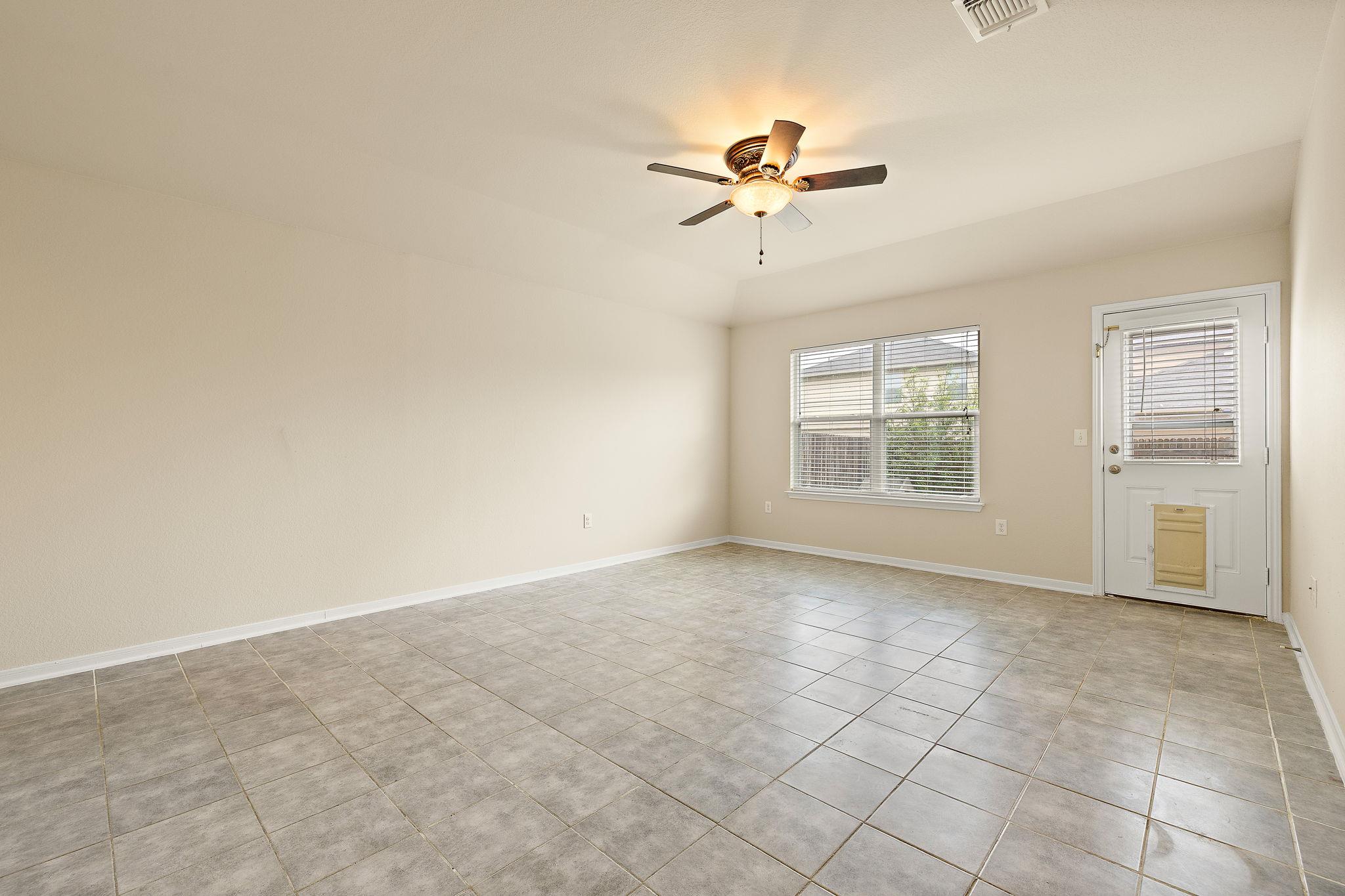 12111 Stoneridge Gap Ln Property Photo 3