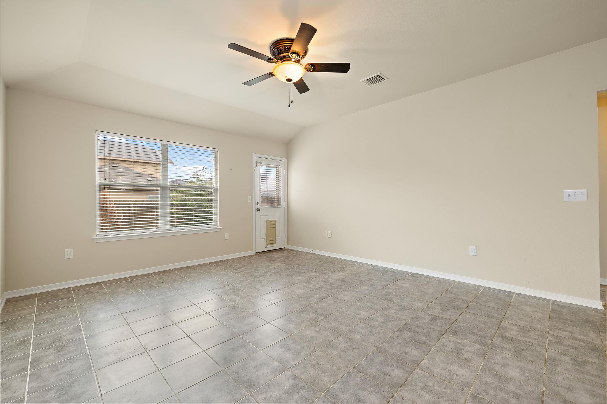 12111 Stoneridge Gap Ln Property Photo 4