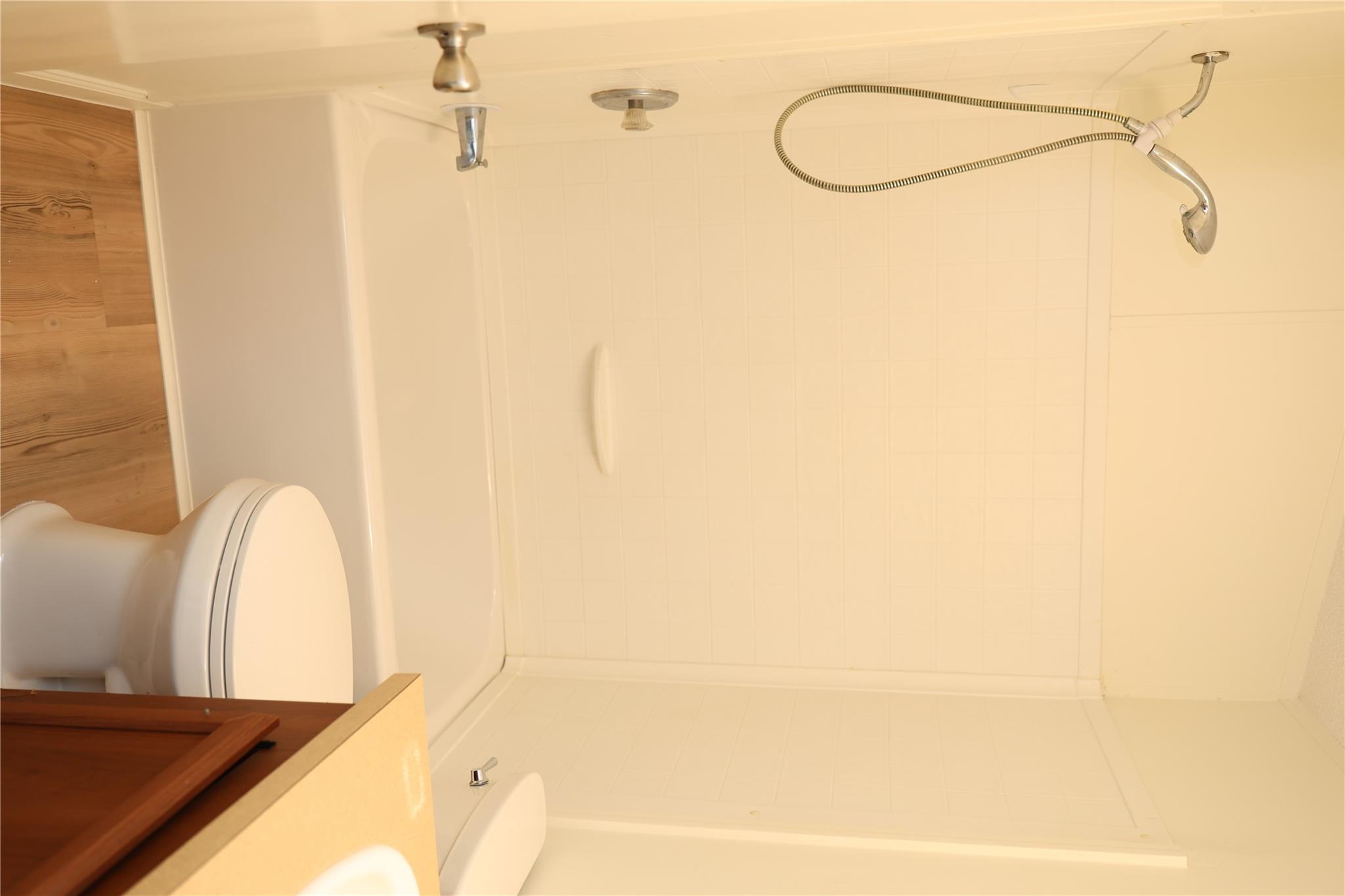 325 Lytton Ln Property Photo 9