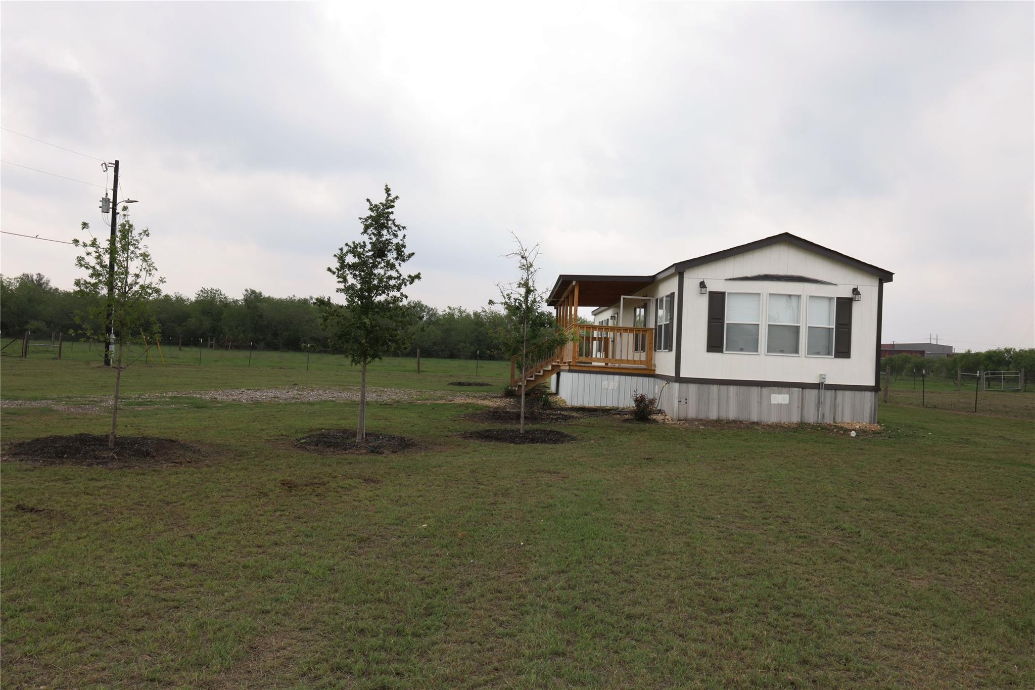 325 Lytton Ln Property Photo 12