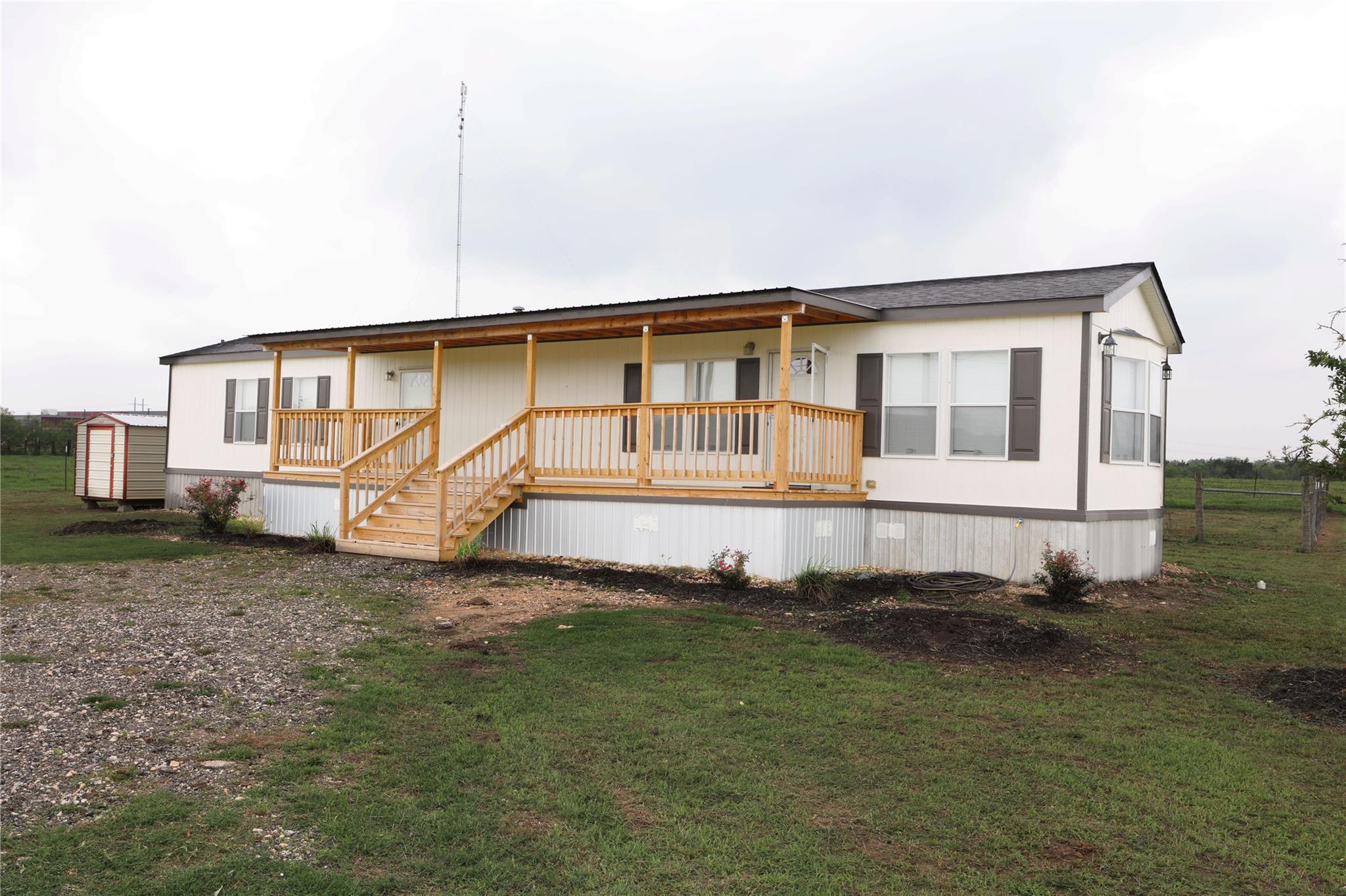 325 Lytton Ln Property Photo 13