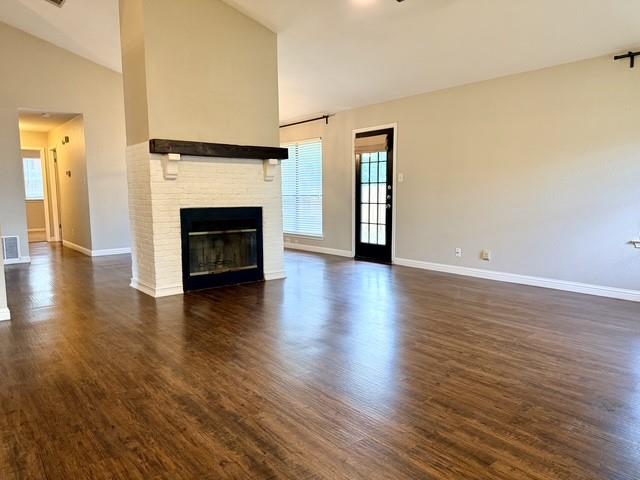 1920 White Oak Cir Property Photo 7